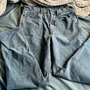 American Eagle Super stretch Corduroy pants